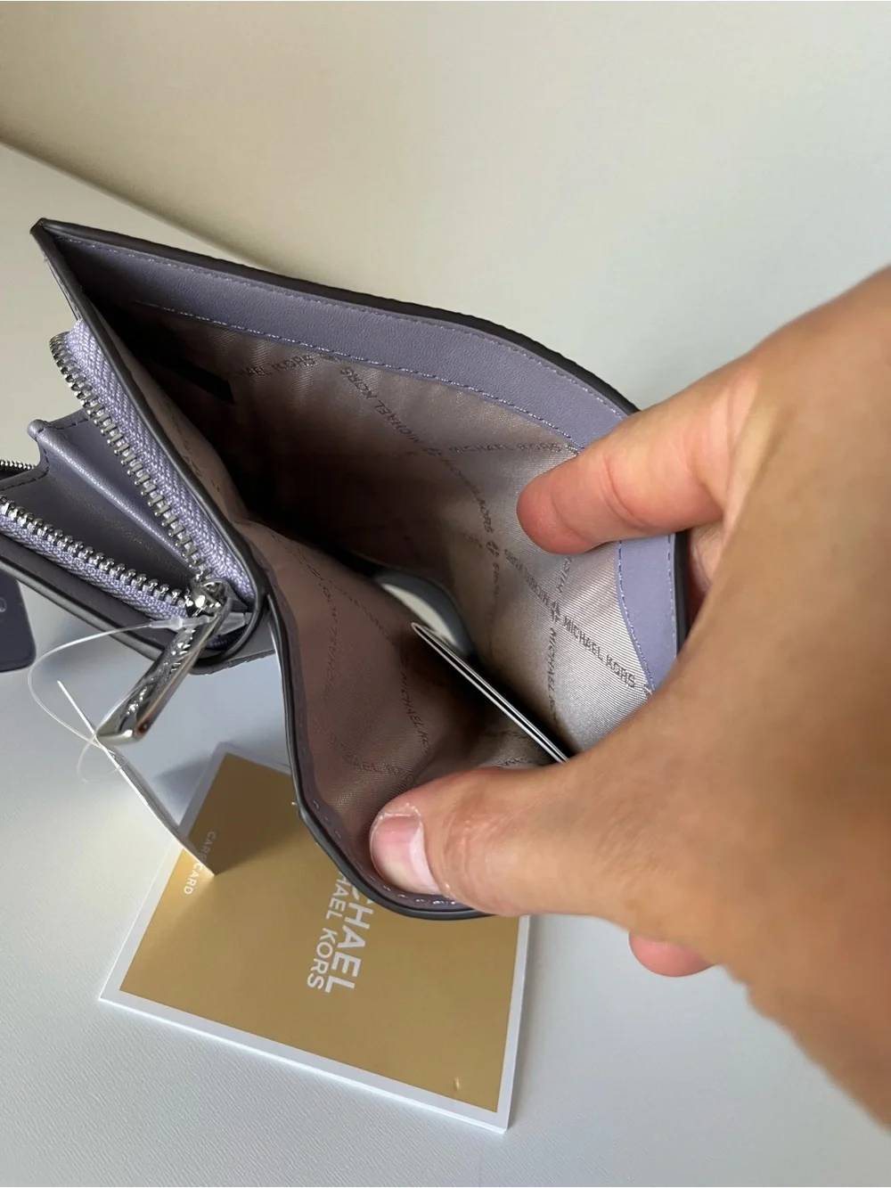 Michael Kors medium bifold zip corner wallet🎈🎈